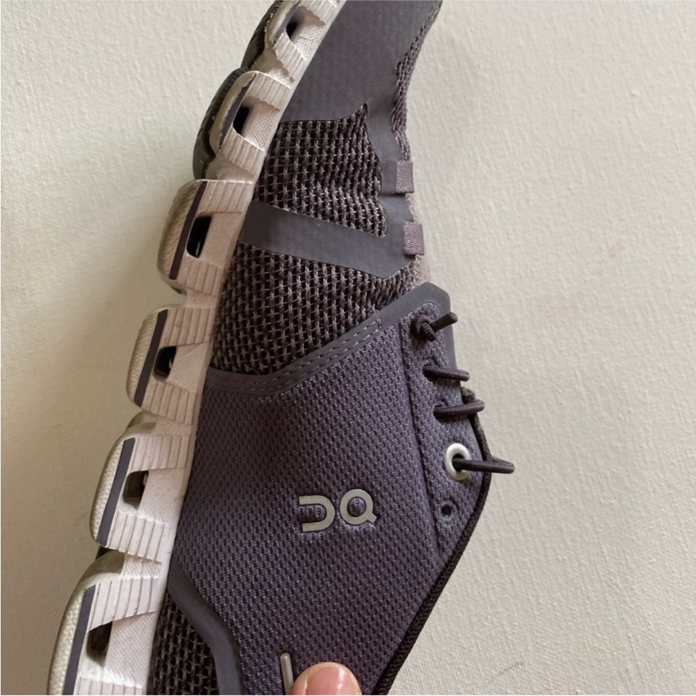 On Running - Picture 4 of 7